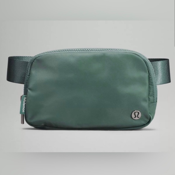 lululemon athletica Handbags - Lululemon Everywhere Belt Bag